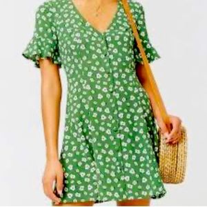 Forever 21 Green/White/black Mini Dress. Ruffled sleeve. V Neck